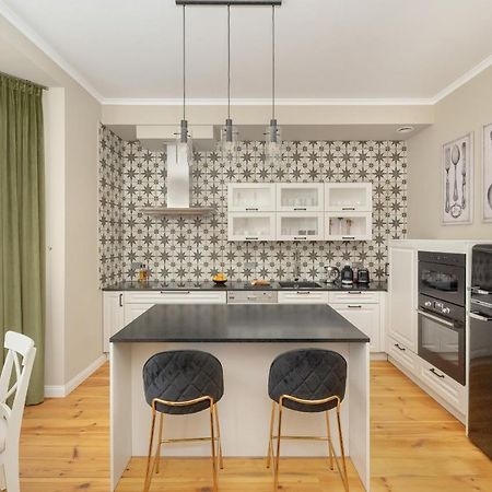 Aesthetic One Bedroom Apartment In Wroclaw By Noclegi Renters Екстериор снимка
