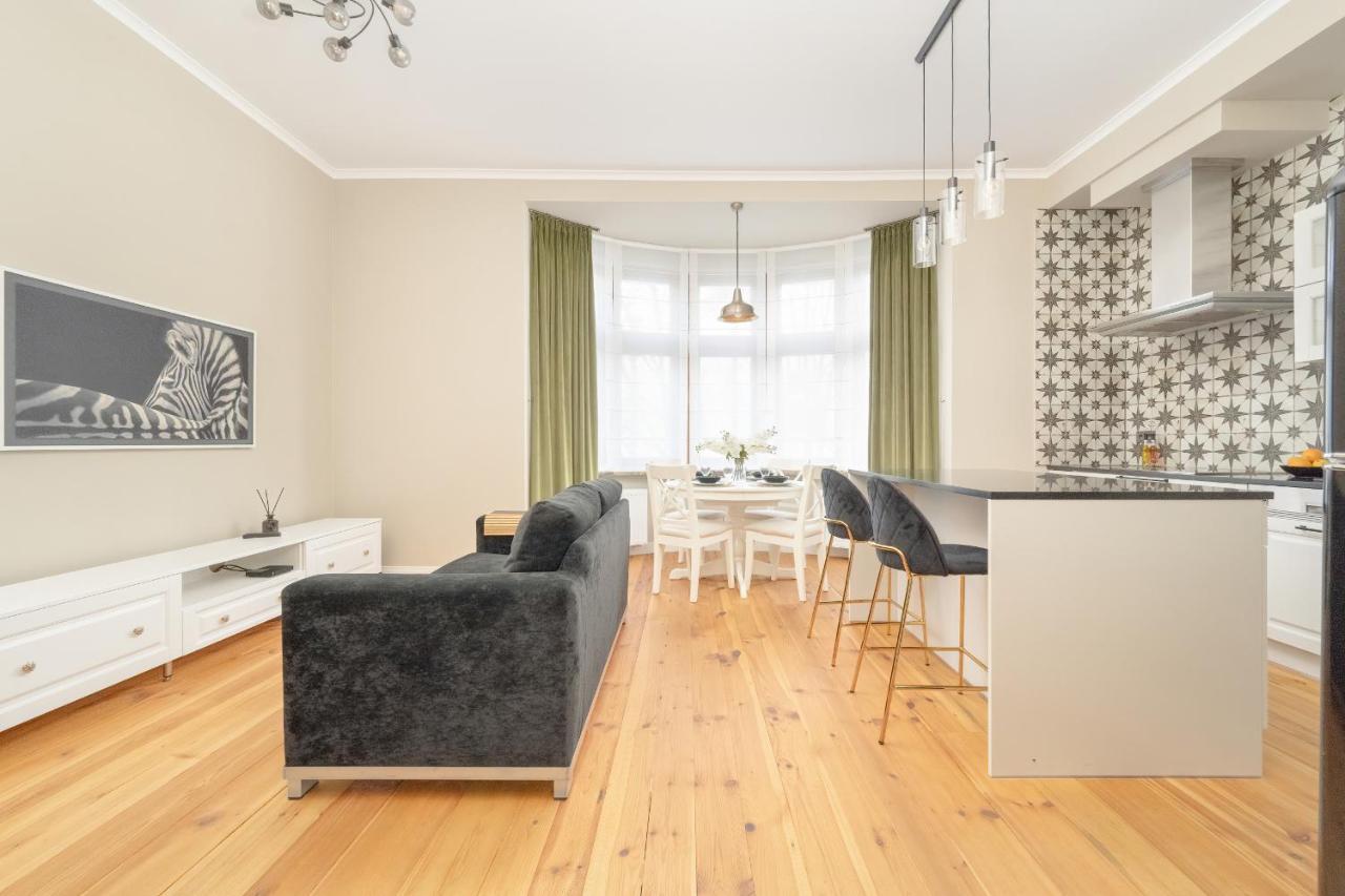 Aesthetic One Bedroom Apartment In Wroclaw By Noclegi Renters Екстериор снимка